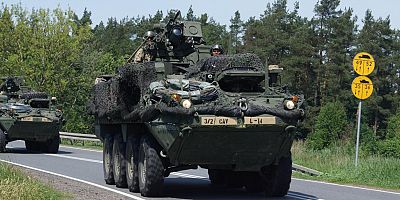 Wojskowe pojazdy na drodze